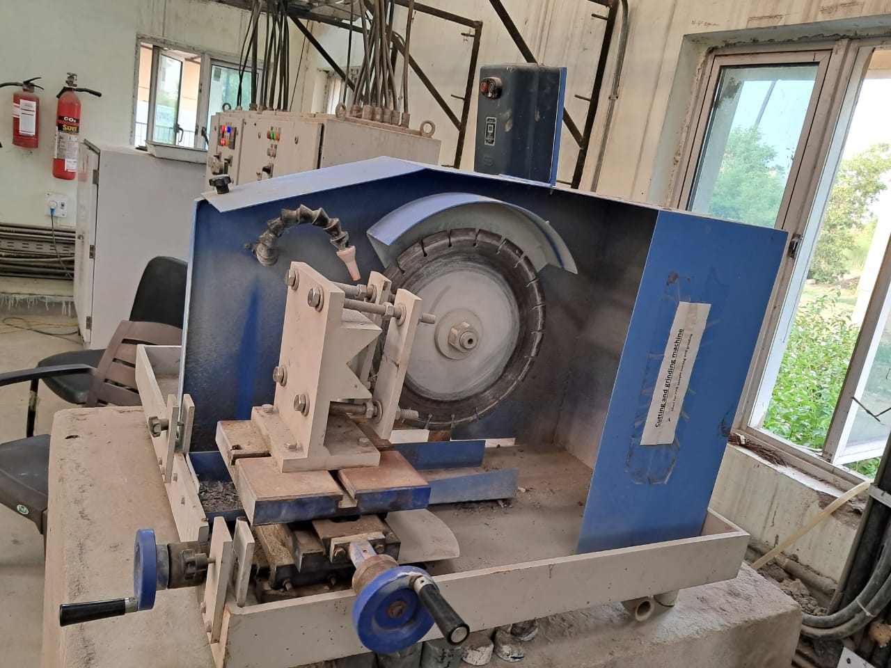 CUTTING & GRINDING  MACHINE